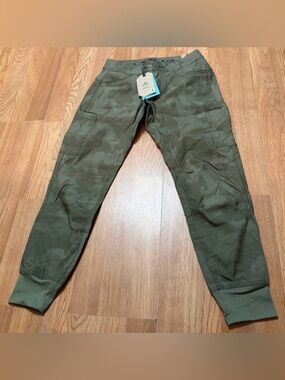 🌿 PrAna Halle Jogger II Sage Camo Cargo Joggers | Women’s Size 0 | NWT 🌿